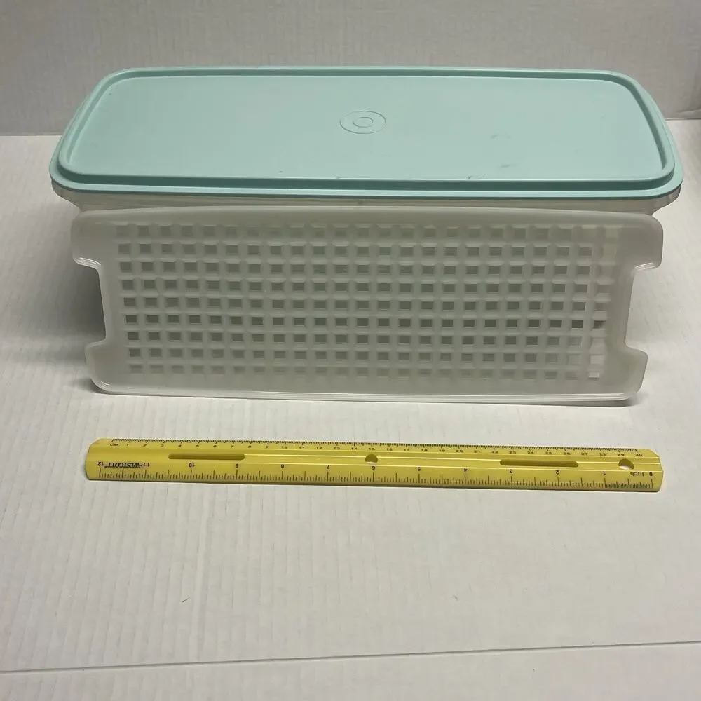 Tupperware Celery/Veggie Keeper Storage Container 782-7 Lid 784-5 Insert 783-5